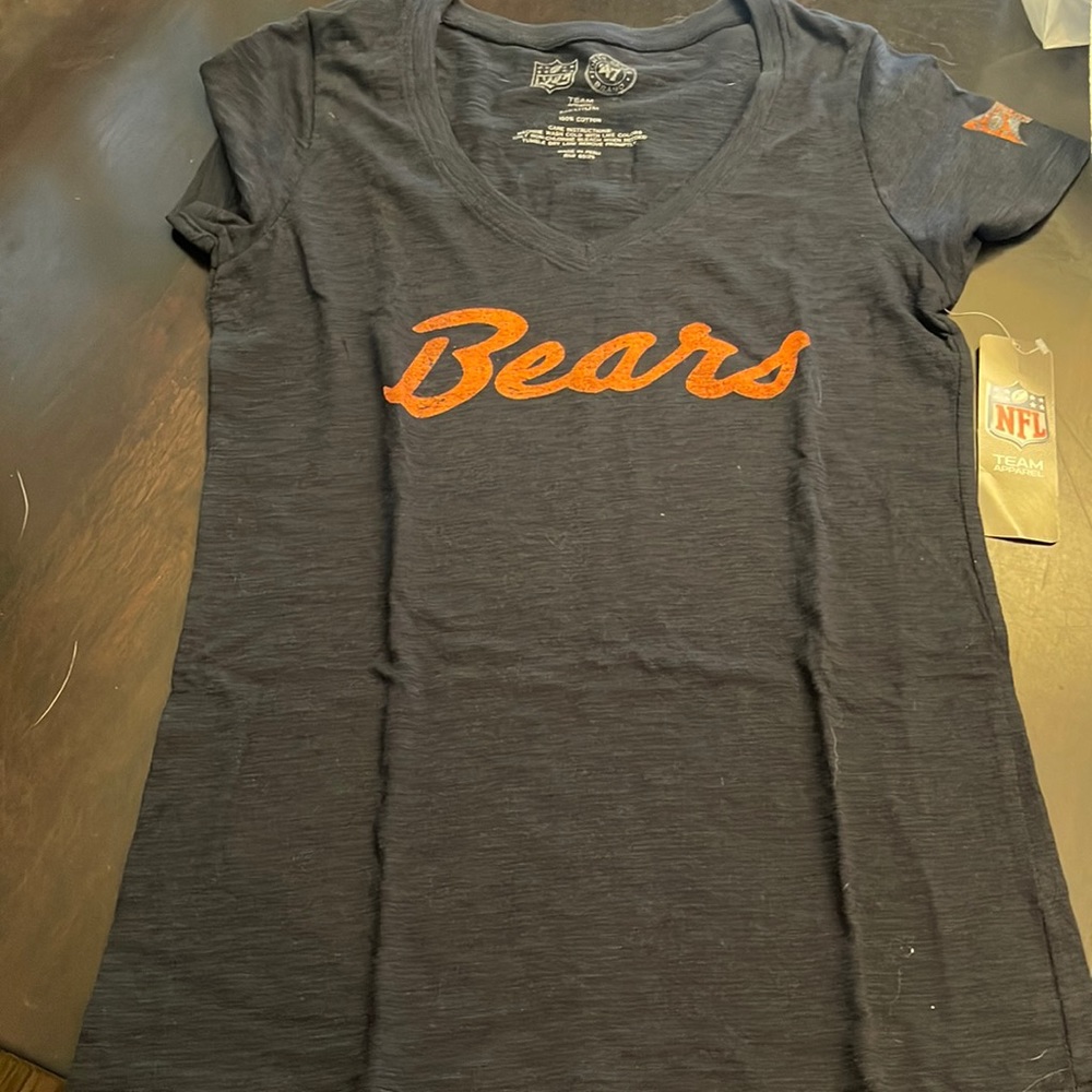 Womens chicago Bears t shirt NWT. Size M